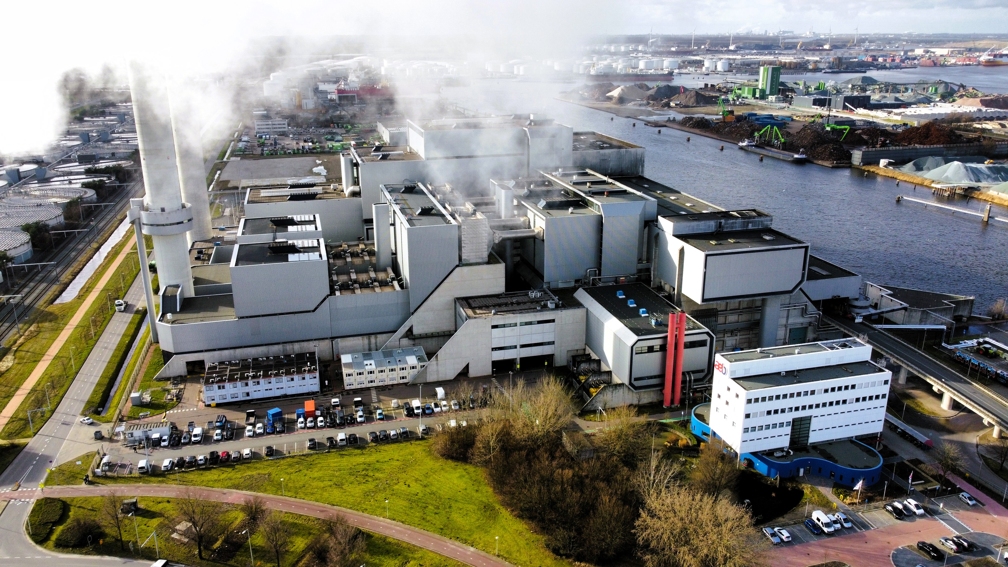 AEB opnieuw in de verkoop