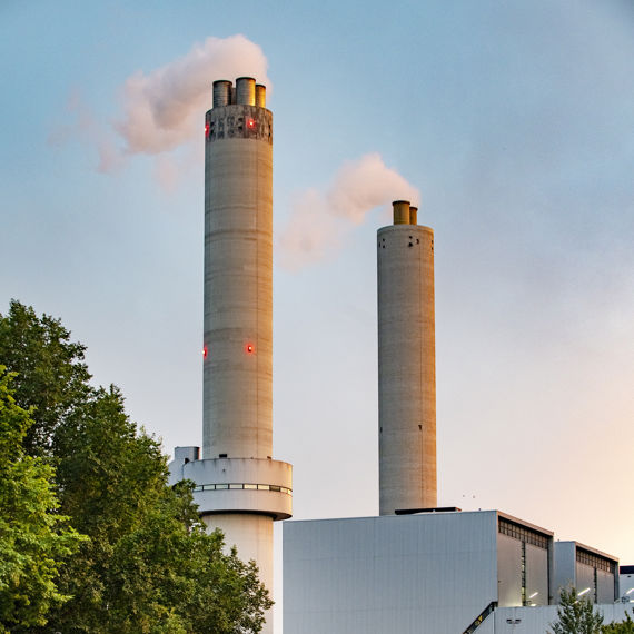Stormschade aan schoorsteen AEB